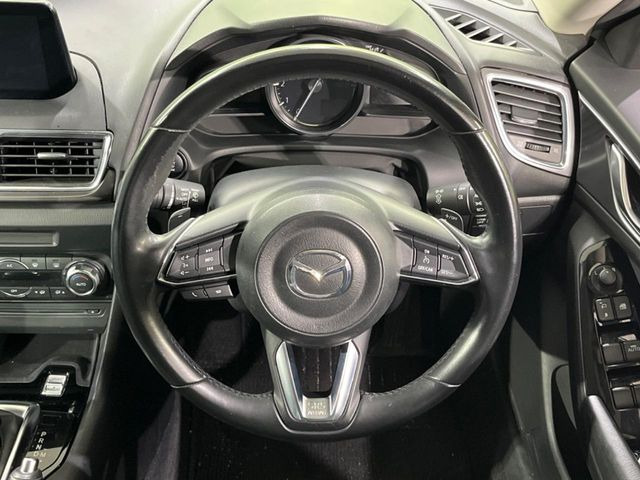 �y�����v�����X�e�A�����O�z�㎿�Ȋv���g�p���邱�ƂŁA��ɂ����������݂ƂĂ��^�]���₷���n���h���ł���