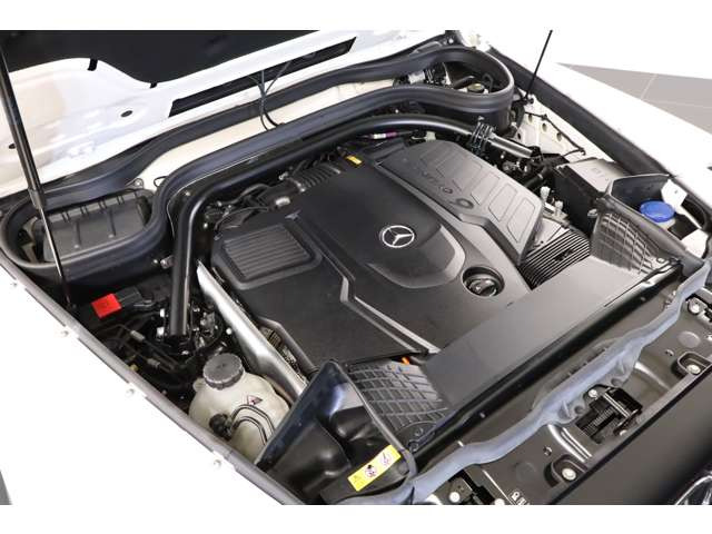 3.0L ����6�C��DOHC�^�[�{(�f�B�[�[��)+���[�^�[�A�G���W��:367ps/76.5kgm ���[�^�[:20ps/21.2kgm(�J�^���O�l)