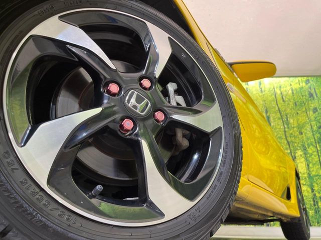 �y����16�C���`�A���~�z�C�[���z�O�ςɃ}�b�`���������A���~�z�C�[���𑕒����Ă���܂��B�e��ЊO�A���~�z�C�[����A�X�^�b�h���X�^�C�����戵�����Ă���܂��B���񂲑��k����������