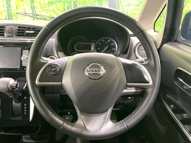 �y�����v�����X�e�A�����O�z�㎿�Ȋv���g�p���邱�ƂŁA��ɂ����������݂ƂĂ��^�]���₷���n���h���ł���