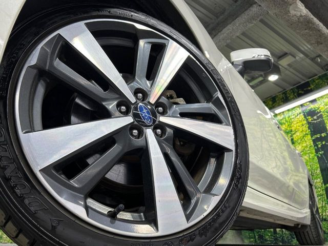 �y����18�C���`�A���~�z�C�[���z�O�ςɃ}�b�`���������A���~�z�C�[���𑕒����Ă���܂��B�e��ЊO�A���~�z�C�[����A�X�^�b�h���X�^�C�����戵�����Ă���܂��B���񂲑��k����������