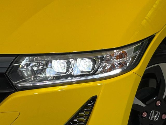 �yLED�w�b�h���C�g�z���V����ԑ��s�����ǍD�Ȏ��E���m�ۂ����S���ĉ^�]�ł��鍂�P�xLED�w�b�h���C�g�𑕔�!�_�����x�������A����d�͂��}�����Ă��܂��B