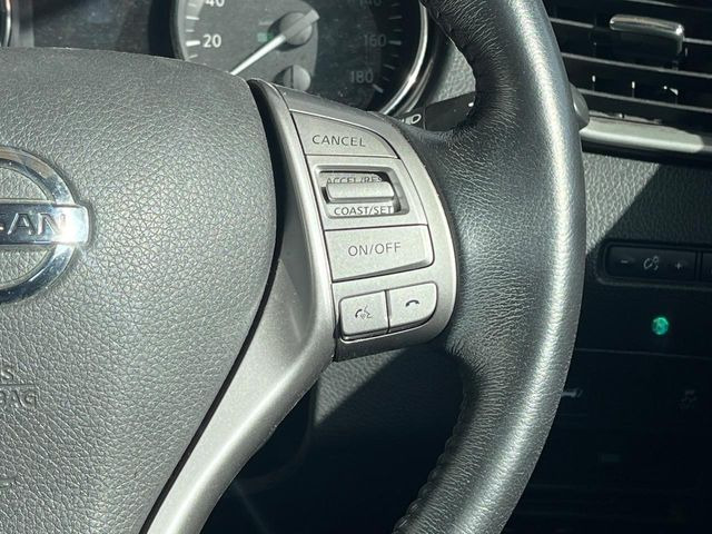 �y�N���[�Y�R���g���[���z�������H�����N���N���s�B�A�N�Z���𗣂��Ă���葬�x�ő��s���ł��A�������^�]���̕��S���y��!�����E�������ȒP�ȃX�C�b�`����Œ����ł��܂��B