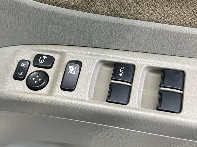 �y�d���i�[�~���[�z�T�C�h�~���[�͓d���i�[���ƂȂ��Ă���A�������ԏ�ł��L�Y�������X�N��}�����܂��B