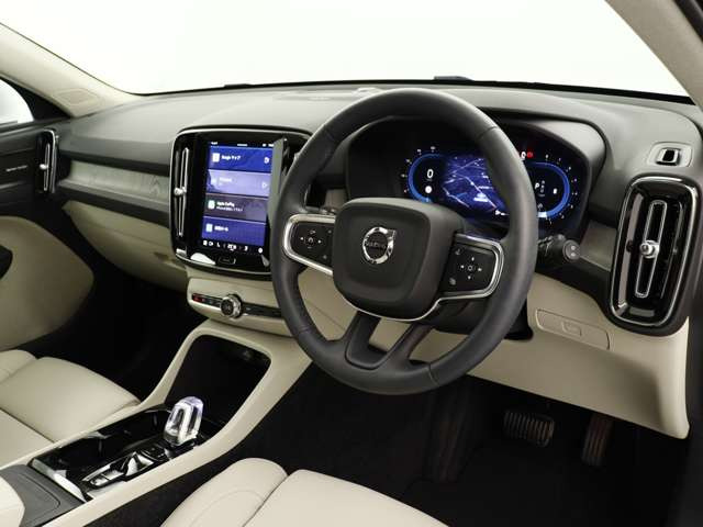 XC40ウルトラ B4 AWD 4WD