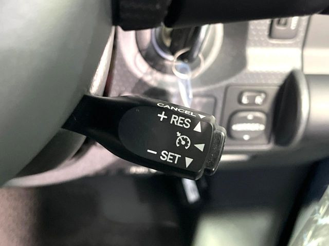 �y�N���[�Y�R���g���[���z�������H�����N���N���s�B�A�N�Z���𗣂��Ă���葬�x�ő��s���ł��A�������^�]���̕��S���y��!�����E�������ȒP�ȃX�C�b�`����Œ����ł��܂��B