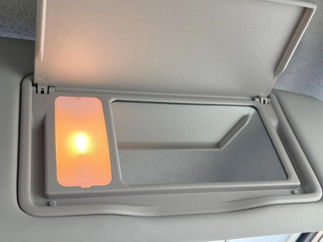 �y�o�j�e�B�~���[�z�T���o�C�U�[���ɐݒu���ꂽ�~���[�Őg�����Ȃ݃`�F�b�N!������Ƃ������C�N�����ɂ����􂵂܂���