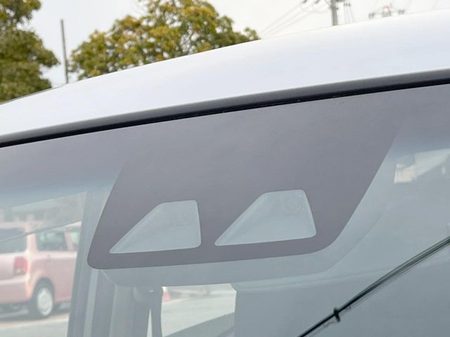 �y�X�}�[�g�A�V�X�g�z���s���ɑO���̎ԗ�����F�����A�Փ˂������Ȏ��͌x��ƃu���[�L�ŏՓˉ���Ɣ�Q�y�����A�V�X�g�B�����S�Ƀh���C�u�����y���݂��������܂��B