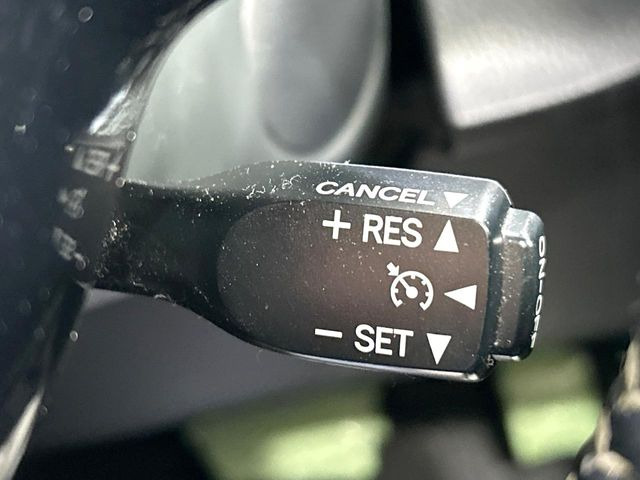 �y�N���[�Y�R���g���[���z�������H�����N���N���s�B�A�N�Z���𗣂��Ă���葬�x�ő��s���ł��A�������^�]���̕��S���y��!�����E�������ȒP�ȃX�C�b�`����Œ����ł��܂��B