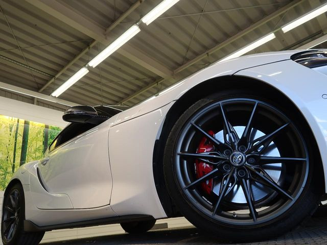 �y����19�C���`�A���~�z�C�[���z�O�ςɃ}�b�`���������A���~�z�C�[���𑕒����Ă���܂��B�e��ЊO�A���~�z�C�[����A�X�^�b�h���X�^�C�����戵�����Ă���܂��B���񂲑��k����������