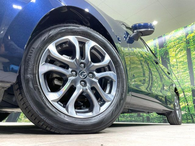 �y�����A���~�z�C�[���z�O�ςɃ}�b�`���������A���~�z�C�[���𑕒����Ă���܂��B�e��ЊO�A���~�z�C�[����A�X�^�b�h���X�^�C�����戵�����Ă���܂��B���񂲑��k����������