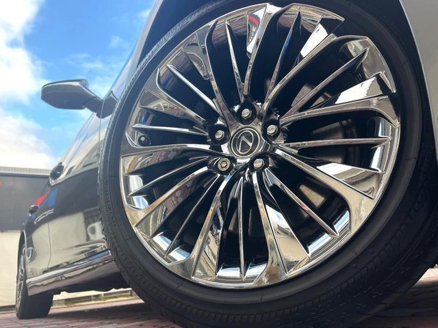 �y�����I�v�V����20�C���`�A���~�z�C�[���z�����I�v�V�����z�C�[���𑕒��B���s���\�̌���ɉ����A�O�ς����X�^�C���b�V���ɂȂ��Ă��܂��B