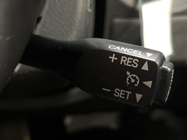 �y�N���[�Y�R���g���[���z�������H�����N���N���s�B�A�N�Z���𗣂��Ă���葬�x�ő��s���ł��A�������^�]���̕��S���y��!�����E�������ȒP�ȃX�C�b�`����Œ����ł��܂��B