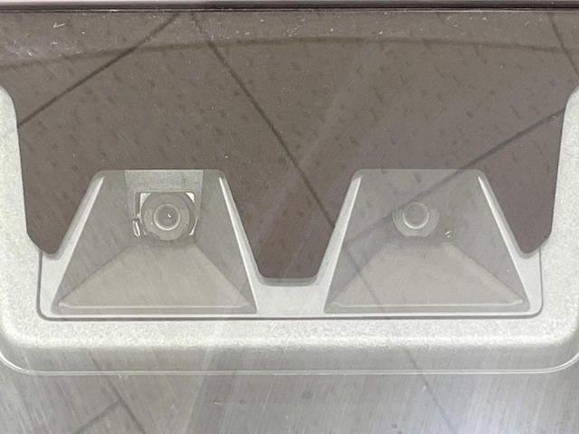 �y�X�}�[�g�A�V�X�g�z���s���ɑO���̎ԗ�����F�����A�Փ˂������Ȏ��͌x��ƃu���[�L�ŏՓˉ���Ɣ�Q�y�����A�V�X�g�B�����S�Ƀh���C�u�����y���݂��������܂��B