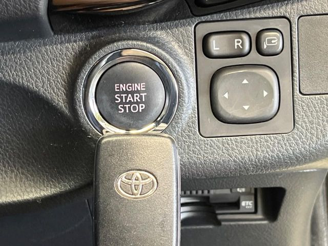 �y�X�}�[�g�L�[�z�J�o����|�P�b�g�ɓ��ꂽ�܂܂ł��h�A�̎{���E�������\�ȃX�}�[�g�L�[�𑕔��B�G���W���̃I���E�I�t�����J�M�����o���K�v����������Ƃ��Ă��֗��ł���