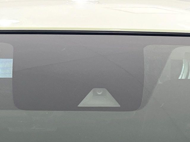 �y�C���e���W�F���g�G�}�[�W�F���V�[�u���[�L�z�t�����g�J�����őO���̎ԗ�����s�҂����m�B�Փ˂������Ȏ��͏Փ˔�Q�y���u���[�L���쓮�A�Փˉ�����T�|�[�g�B�����S�Ƀh���C�u�����y���݂��������܂��B