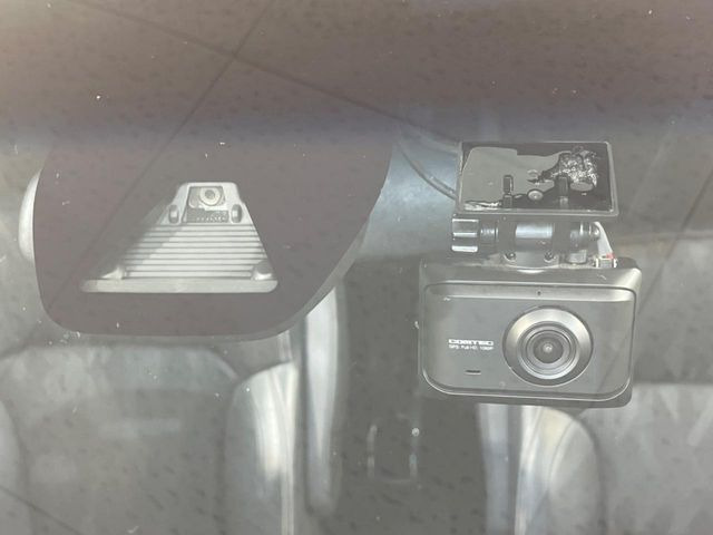 �y�z���_�Z���V���O�z���s���ɑO���̎ԗ�����F�����A�Փ˂������Ȏ��͌x��ƃu���[�L�ŏՓˉ���Ɣ�Q�y�����A�V�X�g�B�����S�Ƀh���C�u�����y���݂��������܂��B