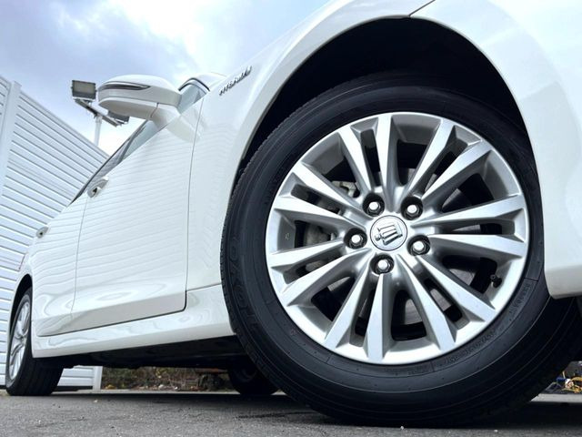 �y����16�C���`�A���~�z�C�[���z�O�ςɃ}�b�`���������A���~�z�C�[���𑕒����Ă���܂��B�e��ЊO�A���~�z�C�[����A�X�^�b�h���X�^�C�����戵�����Ă���܂��B���񂲑��k����������