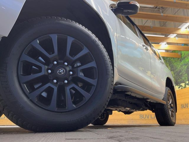 �y�O���[�h��p����18�C���`�A���~�z�C�[���z�f�U�C�����̍��������A���~�z�C�[���𑕒����Ă���܂��B�e��ЊO�A���~�z�C�[����A�X�^�b�h���X�^�C�����戵�����Ă���܂��B���񂲑��k����������