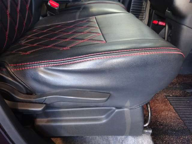 �^�]�Ȃɂ̓V�[�g���t�^�[���t���Ă��܂��̂ō����ɂ��킹�ăh���C�r���O�|�W�V���������߂��܂��B