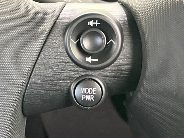 �y�X�e�A�����O�X�C�b�`�z�^�]���A�O������ڐ������炷���ƂȂ��A�I�[�f�B�I���̑��삪�\�ȕ֗��@�\!���S&���K�ȃh���C�u�����o���Ă���܂���