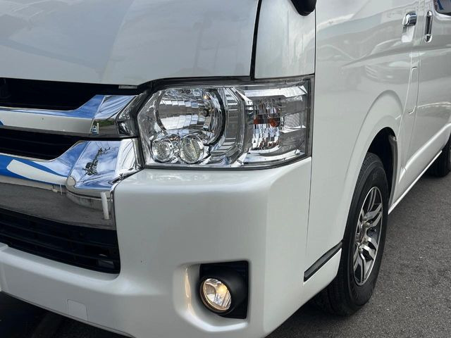 �yLED�w�b�h���C�g�z���V����ԑ��s�����ǍD�Ȏ��E���m�ۂ����S���ĉ^�]�ł��鍂�P�xLED�w�b�h���C�g�𑕔�!�_�����x�������A����d�͂��}�����Ă��܂��B