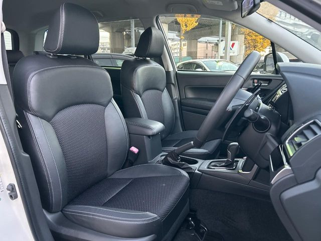 �y�n�[�t���U�[�V�[�g�z�������ƍ���S�n�𗼗������l�C�̃V�[�g���w�ʁE���ʂ̃t�@�u���b�N�f�ނ́A�ʋC���̗ǂ��⊊��ɂ����ɗD��Ă��܂��B�C���╞���ɍ��E���ꂸ���K�ɂ���肢�������܂��B