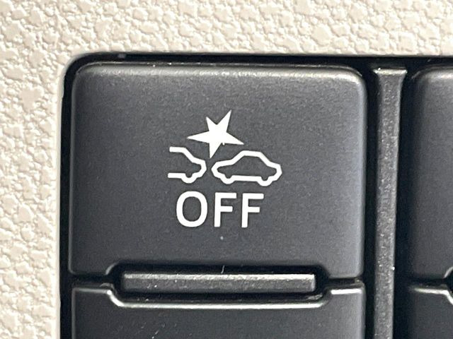 �y�X�}�[�g�A�V�X�g�z���s���ɑO���̎ԗ�����F�����A�Փ˂������Ȏ��͌x��ƃu���[�L�ŏՓˉ���Ɣ�Q�y�����A�V�X�g�B�����S�Ƀh���C�u�����y���݂��������܂��B