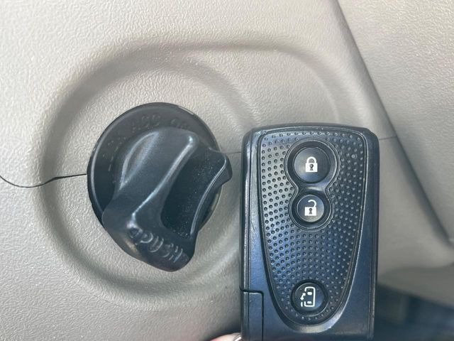 �y�L�[�t���[�V�X�e���z�J�o����|�P�b�g�ɓ��ꂽ�܂܂ł��h�A�̎{���E�������\�ȃX�}�[�g�L�[�𑕔��B�G���W���̃I���E�I�t�����J�M�����o���K�v����������Ƃ��Ă��֗��ł���