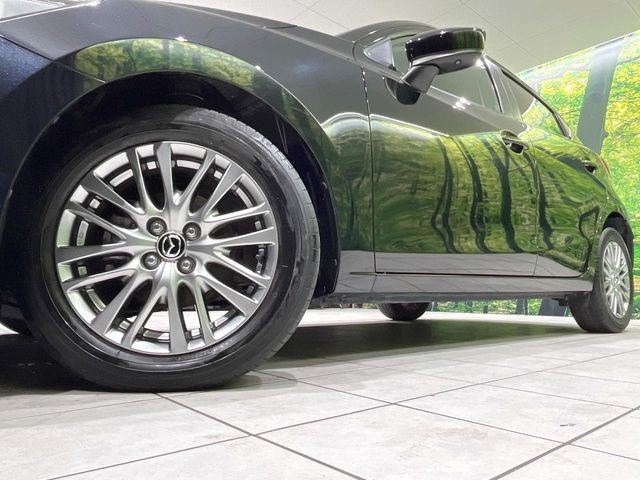 �y����16�C���`�A���~�z�C�[���z�O�ςɃ}�b�`���������A���~�z�C�[���𑕒����Ă���܂��B�e��ЊO�A���~�z�C�[����A�X�^�b�h���X�^�C�����戵�����Ă���܂��B���񂲑��k����������