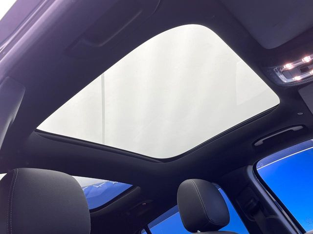 ���p�m���~�b�N�X���C�f�B���O���[�t::�唗�͂̃p�m���}���[�t�́A�㕔���Ȃɂ܂ő����Ă���A�J���I�ȋ�Ԃ����y���݂��������܂��B