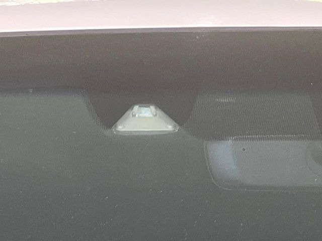 �y�z���_�Z���V���O�z���s���ɑO���̎ԗ�����F�����A�Փ˂������Ȏ��͌x��ƃu���[�L�ŏՓˉ���Ɣ�Q�y�����A�V�X�g�B�����S�Ƀh���C�u�����y���݂��������܂��B