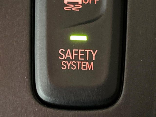 �y�v���N���b�V���Z�[�t�e�B�z�O���̎ԗ��������m���A�Փ˂������Ȏ��͌x��Œ��ӂ𑣂��A�u���[�L�𓥂ޗ͂��T�|�[�g�B�u���[�L�𓥂߂Ȃ������ꍇ�͏Փ˔�Q�y���u���[�L���쓮�A�Փˉ�����T�|�[�g���܂��B