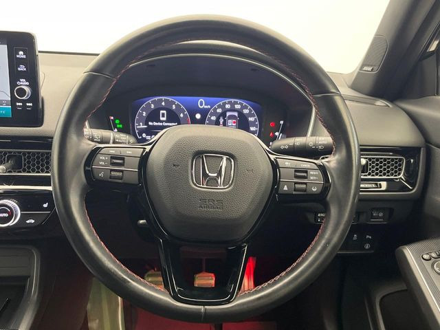 �y�����v�����X�e�A�����O�z�㎿�Ȋv���g�p���邱�ƂŁA��ɂ����������݂ƂĂ��^�]���₷���n���h���ł���