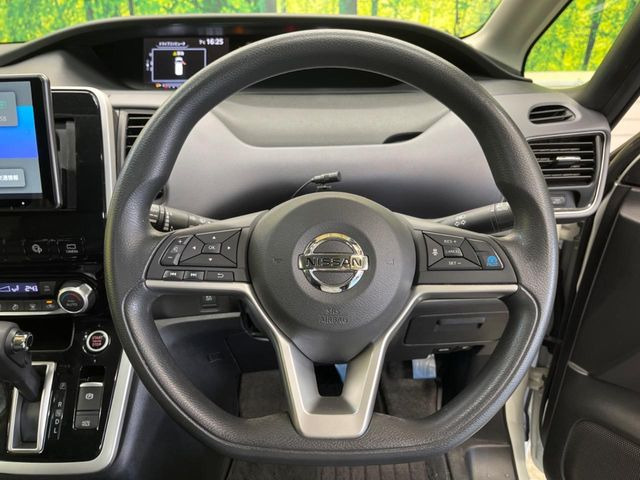 �y�C���e���W�F���g�G�}�[�W�F���V�[�u���[�L�z�t�����g�J�����őO���̎ԗ�����s�҂����m�B�Փ˂������Ȏ��͏Փ˔�Q�y���u���[�L���쓮�A�Փˉ�����T�|�[�g�B�����S�Ƀh���C�u�����y���݂��������܂��B