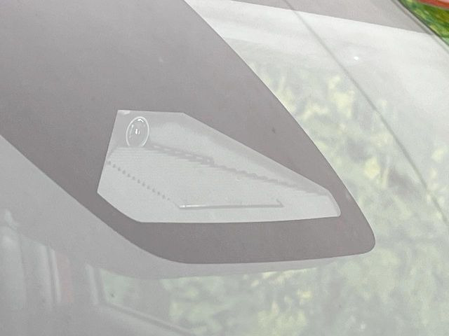 �y�z���_�Z���V���O�z���s���ɑO���̎ԗ�����F�����A�Փ˂������Ȏ��͌x��ƃu���[�L�ŏՓˉ���Ɣ�Q�y�����A�V�X�g�B�����S�Ƀh���C�u�����y���݂��������܂��B