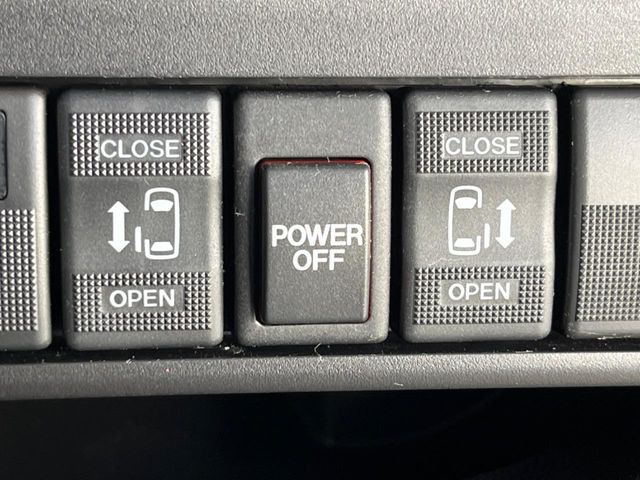 �y�����p���[�X���C�h�h�A�z�X�}�[�g�L�[��^�]�Ȃ̃X�C�b�`�Ō�ȗ����X���C�h�h�A�̊J���\���d��������͂����ăh�A���J����K�v�������A�����Ȃ��q�l�ł��ȒP�ɊJ���߂ł����K�ł���