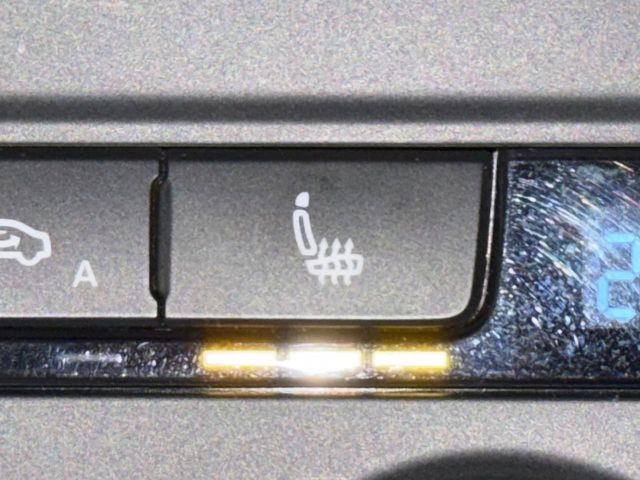 ���t�����g�V�[�g�q�[�e�B���O:�^�]�ȁE����ȋ��ɎO�i�K�Œ��߂��\�ȃV�[�g�q�[�^�[�𑕔����Ă���܂��B�G�߂��킸���K�ɂ��g�p���������܂��B