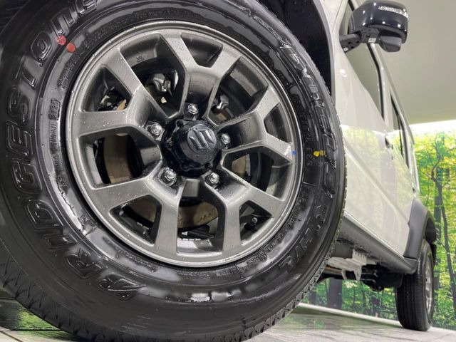 �y����15�C���`�A���~�z�C�[���z�O�ςɃ}�b�`���������A���~�z�C�[���𑕒����Ă���܂��B�e��ЊO�A���~�z�C�[����A�X�^�b�h���X�^�C�����戵�����Ă���܂��B���񂲑��k����������