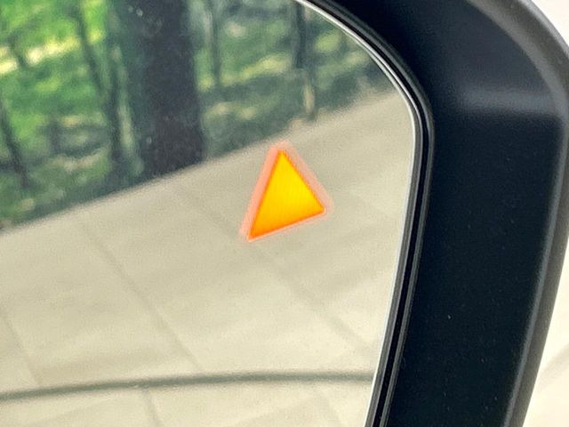 �y������p���m�z���s���A�h�A�~���[�̎��p�ɂȂ�₷���ӏ��Ɍ㑱�Ԃ��ڋ߂���ƃT�C�h�~���[�t�߂Ɍx����\���A�h���C�o�[�ɒ��ӊ��N�����Ă���܂��B