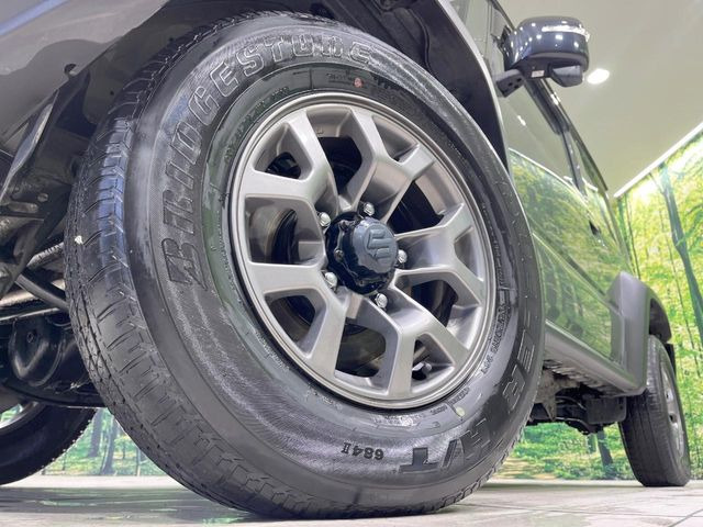 �y����15�C���`�A���~�z�C�[���z�O�ςɃ}�b�`���������A���~�z�C�[���𑕒����Ă���܂��B�e��ЊO�A���~�z�C�[����A�X�^�b�h���X�^�C�����戵�����Ă���܂��B���񂲑��k����������