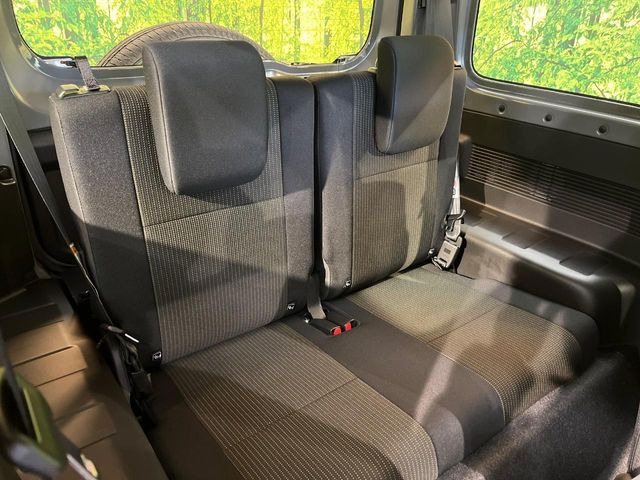 ���i���ȃI���W�i���t���A�}�b�g���I�v�V�����ɂĂ��p�ӂ��Ă���܂��B���D���ȃf�U�C����J���[�����Ԃɍ��킹�đI��ł����������Ƃ��ł��܂���