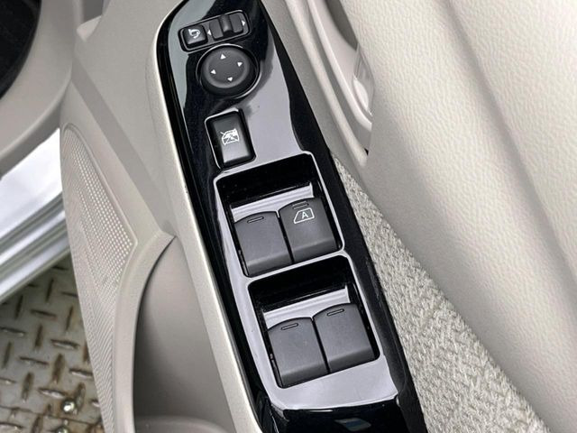 �y�d���i�[�~���[�z�T�C�h�~���[�͓d���i�[���ƂȂ��Ă���A�������ԏ�ł��L�Y�������X�N��}�����܂��B