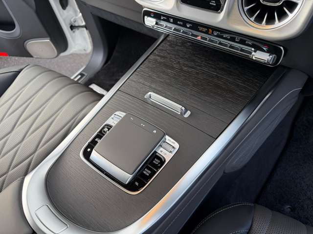 �^�b�`�p�b�h�E���C�����X�[�d�E����t���J�b�v�z���_�[�B