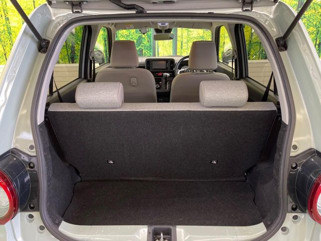 ���i�̂���������ʋ΁A���}���ɏ\���ȉ׎��X�y�[�X���m�ۂ��Ă���܂��B�Z�J���h�V�[�g��|���ƁA�傫�ȉו��̐ύڂ��\�ł���