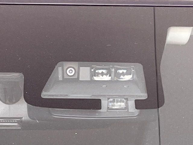 �y�g���^�Z�[�t�e�B�Z���X�z���s���ɑO���̎ԗ�����F�����A�Փ˂������Ȏ��͌x��ƃu���[�L�ŏՓˉ���Ɣ�Q�y�����A�V�X�g�B�����S�Ƀh���C�u�����y���݂��������܂��B