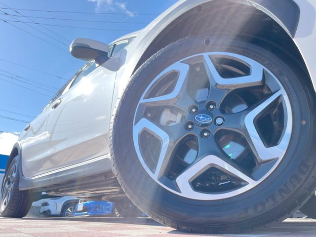 �y����18�C���`�A���~�z�C�[���z�O�ςɃ}�b�`���������A���~�z�C�[���𑕒����Ă���܂��B�e��ЊO�A���~�z�C�[����A�X�^�b�h���X�^�C�����戵�����Ă���܂��B���񂲑��k����������