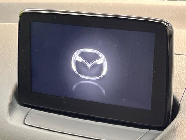 �y�}�c�_�R�l�N�g�i�r�z�ԓ��̕��͋C�Ƀ}�b�`������̌^�^�C�v�̃i�r�B�e����q�ݒ��Bluetooth�Đ����A�l�X�ȋ@�\���y���߂܂��B�����I�ȃ_�C�������삪�\�ŁA�g��������ǍD�ł��B