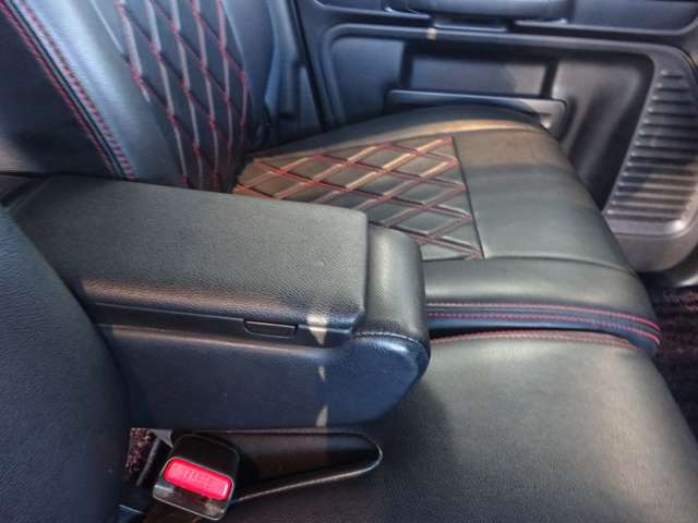 �V�[�g������H�v����^�]�肪�g���Ղ��悤�Ƀf�U�C������Ă��܂��B