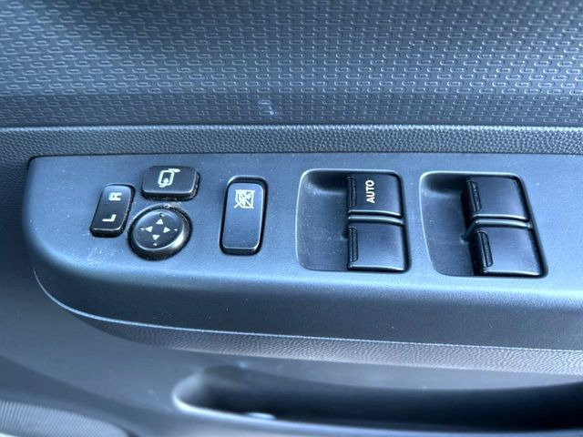 �y�d���i�[�~���[�z�T�C�h�~���[�͓d���i�[���ƂȂ��Ă���A�������ԏ�ł��L�Y�������X�N��}�����܂��B